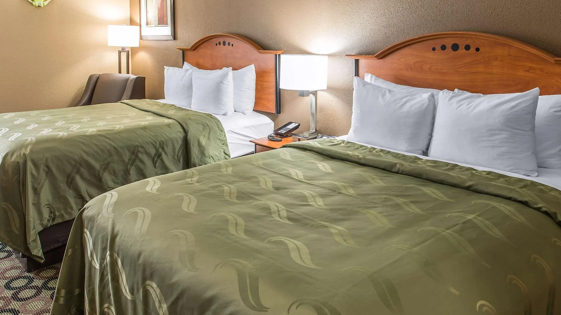 Quality Inn & Suites Columbus West - Hilliard ホテル