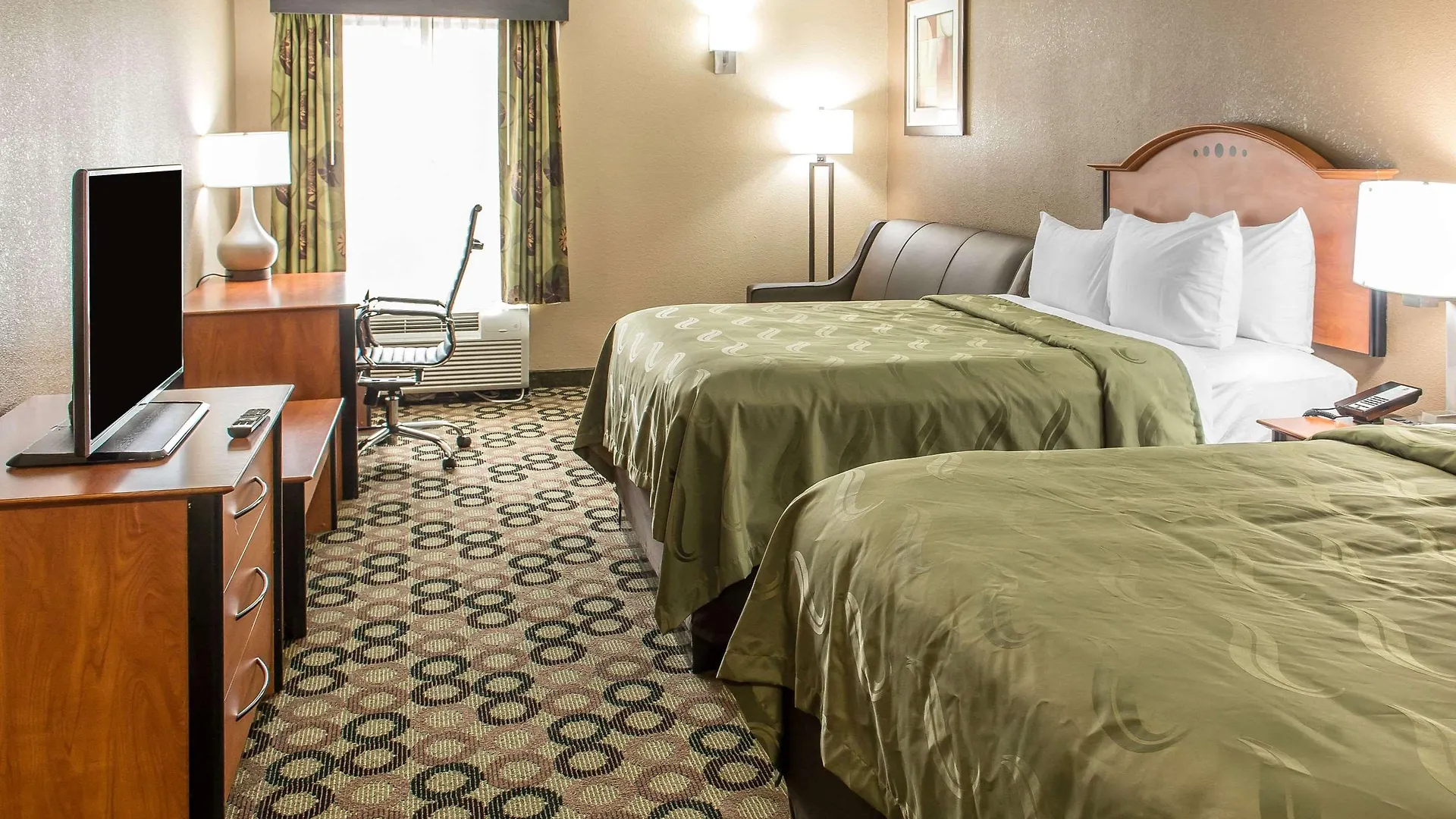 Quality Inn & Suites Columbus West - Hilliard 2*,  米国