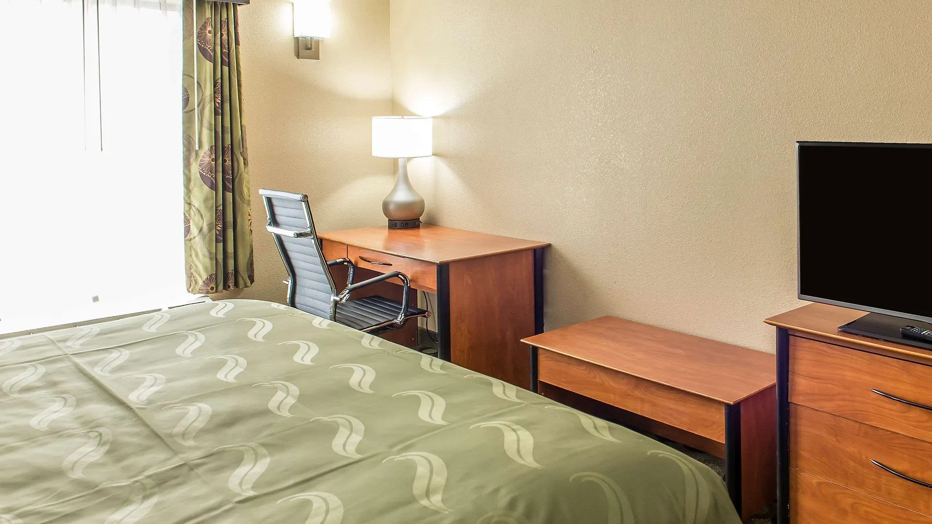 Quality Inn & Suites Columbus West - Hilliard ホテル