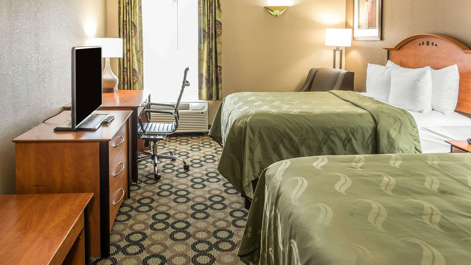 Quality Inn & Suites Columbus West - Hilliard 2*,
