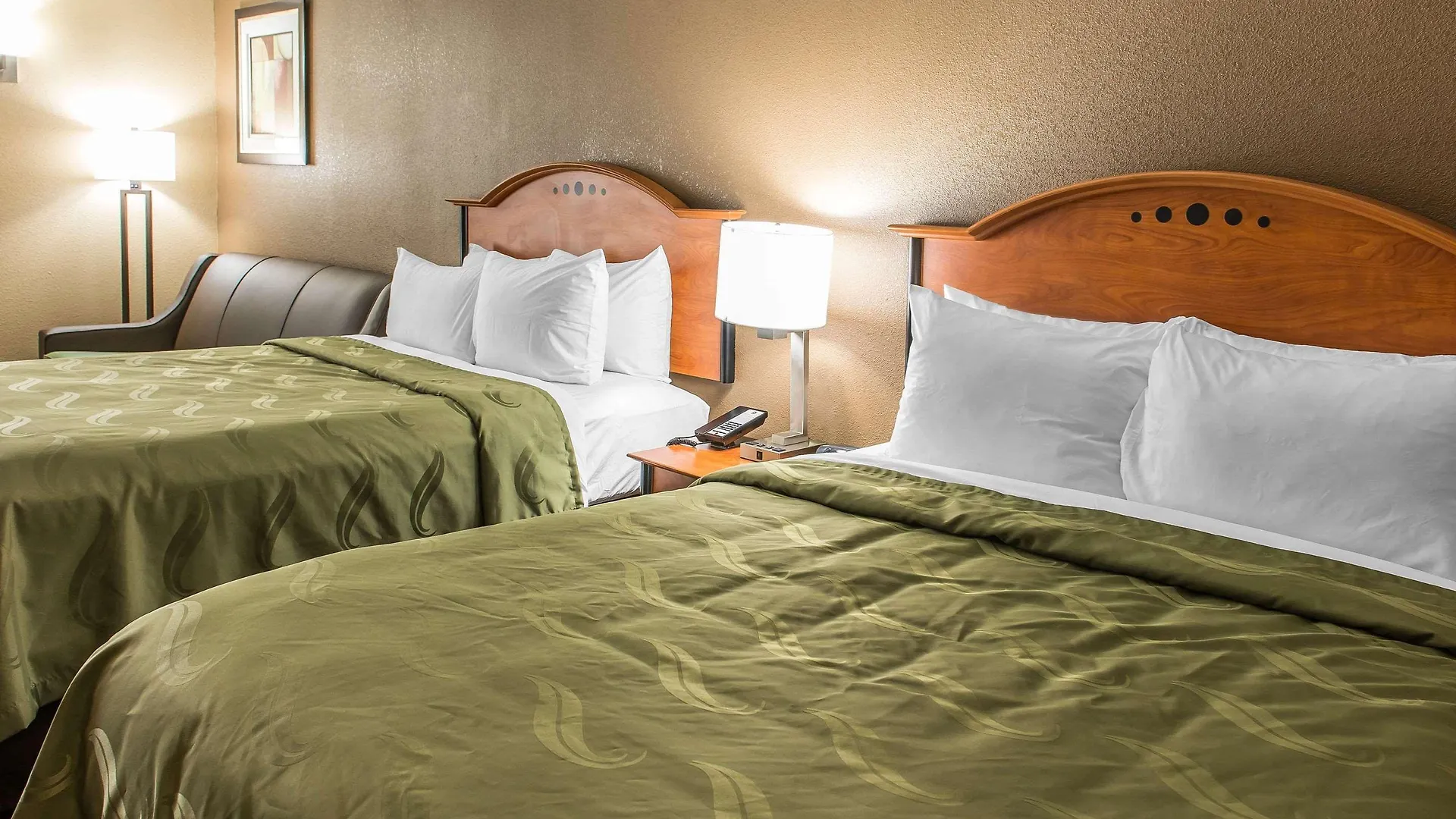 Quality Inn & Suites Columbus West - Hilliard ホテル